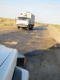 29 Een Kamaz heavy duty truck, geproduceerd in Tatarstan en al heel wat km achter de rug.jpg