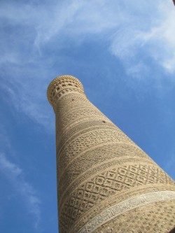 29 Kalon Minaret, zo hoog en magnifiek dat Djengis Khan zijn hoed afviel toen hij omhoog keek, en de toren daarom spaarde